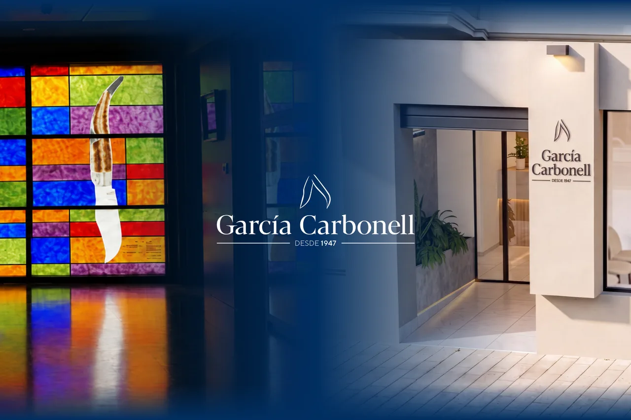 Recepción de García Carbonell con el logotipo del despacho desde 1947
