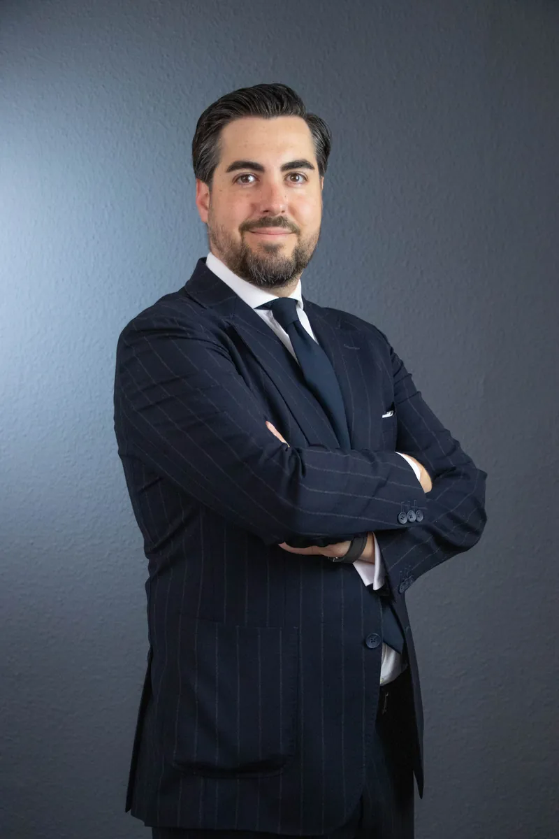 Retrato de Álvaro José Toledo González, socio de García Carbonell